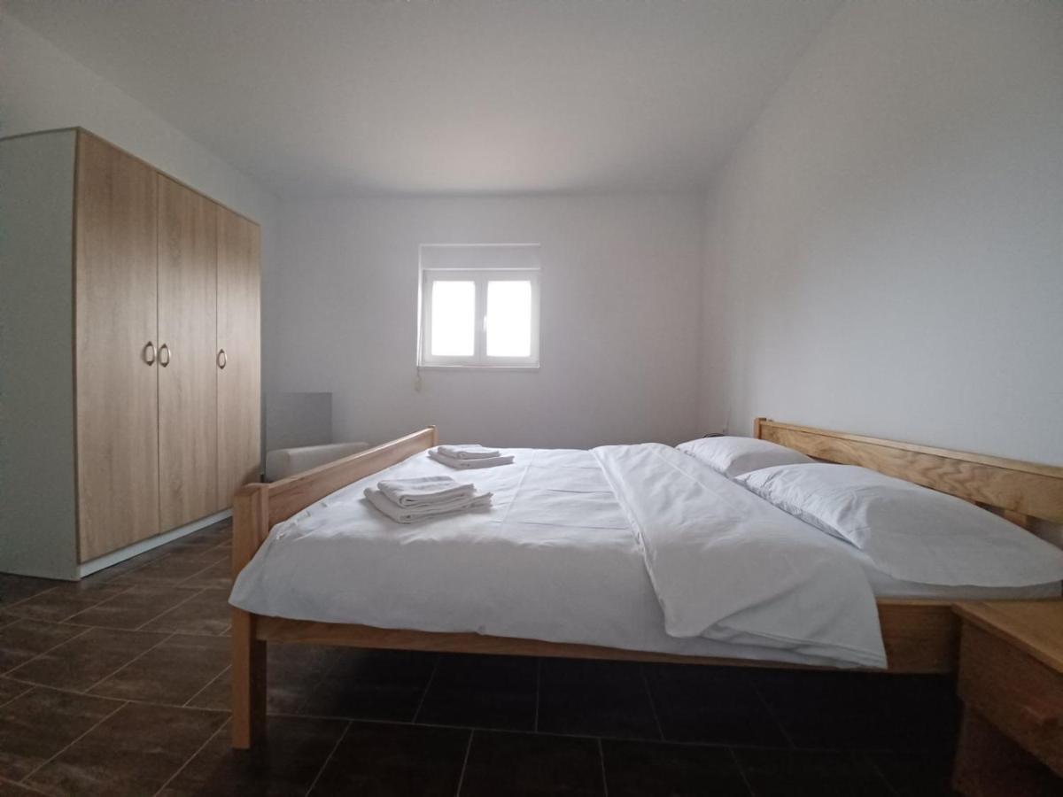 Apartman Milanko Muskovci Eksteriør billede